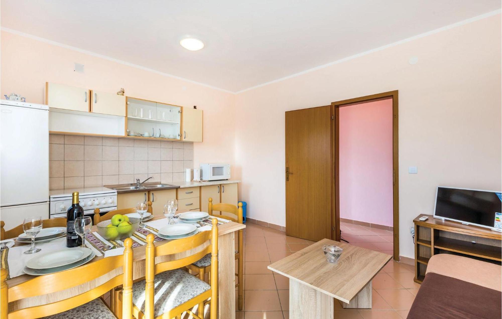 Nice Apartment In Matulji With Kitchen Eksteriør bilde